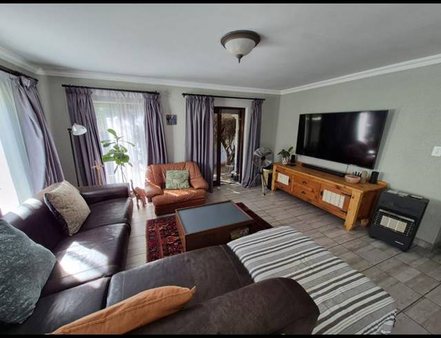 4 BEDROOM HOUSE FOR SALE IN BOUGAINVILLEA SECURITY ESTATE